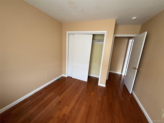 Building Photo - 5 N Aspen Rd