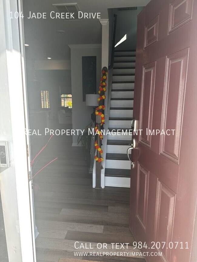 Building Photo - Spacious New Build, 3 Bedroom 2.5 Bath End...