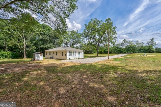 Building Photo - 1581 Hebron Church Rd