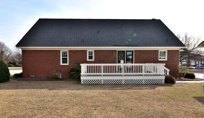 Building Photo - 106 Woodfield Drive