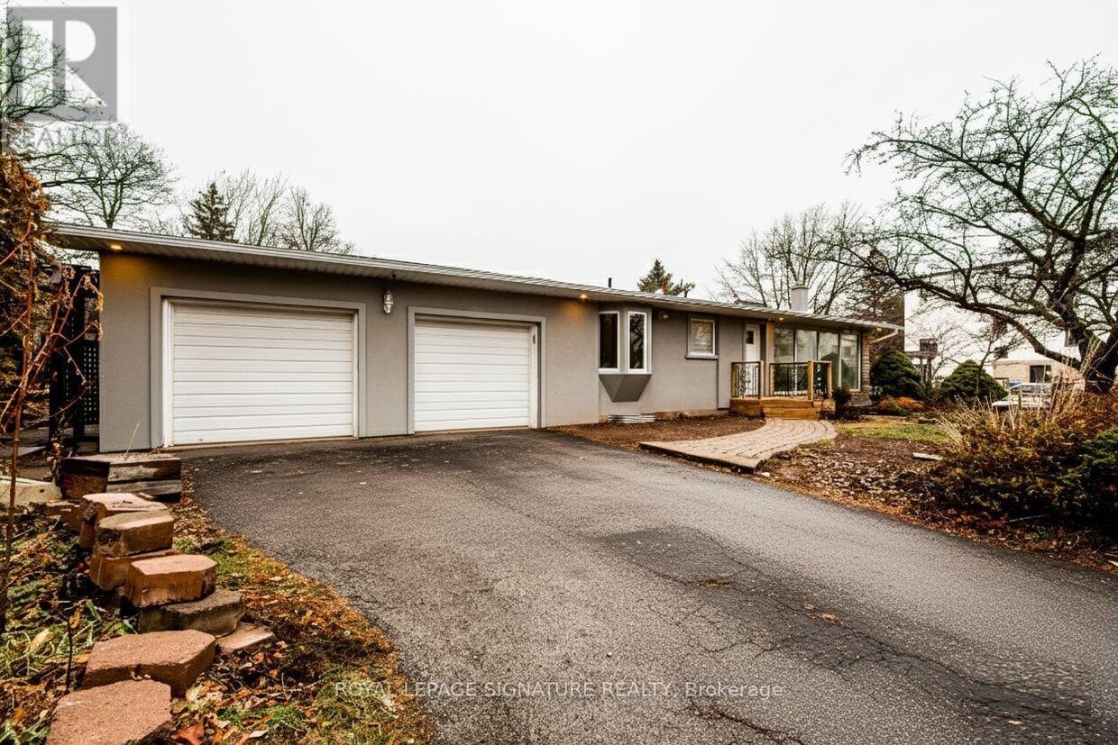Photo principale - 1205 Gainsborough Dr