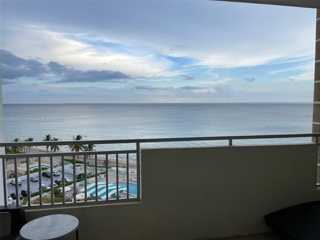 Building Photo - 3180 S Ocean Dr