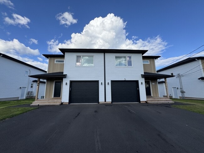 Building Photo - 165 Teaberry Ave