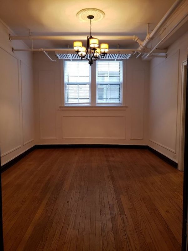 Foto del edificio - 1605 W Thome Ave