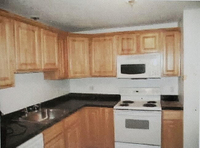 Building Photo - 4 Hazelwood Ave