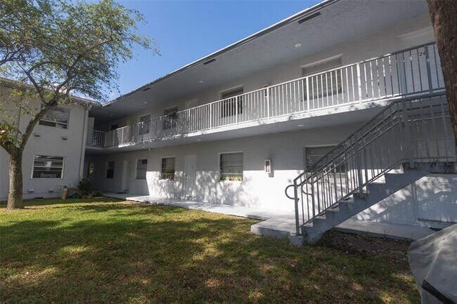 Building Photo - 2401 Van Buren St