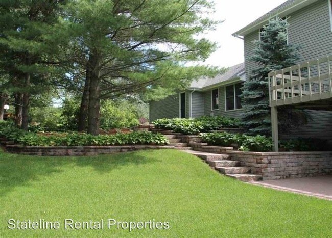 Building Photo - 4 br, 2.5 bath House - 7350 Grace Dr