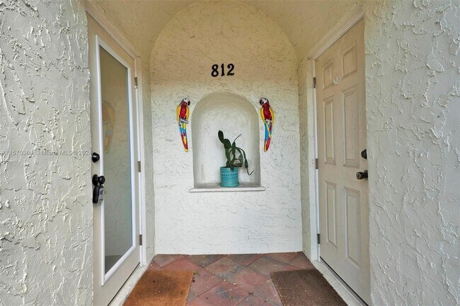 Foto del edificio - 812 Chukker Rd