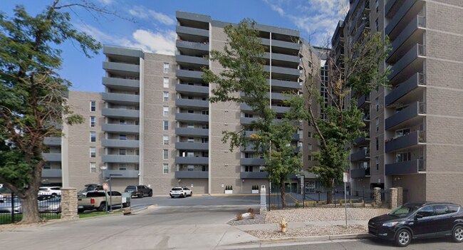 Foto del edificio - AVAILABLE NOW! Recently remodeled condo on Cherry Creek Trail + Move in Special!