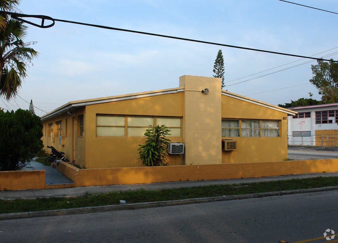 Foto del edificio - 820 N 19th Ave