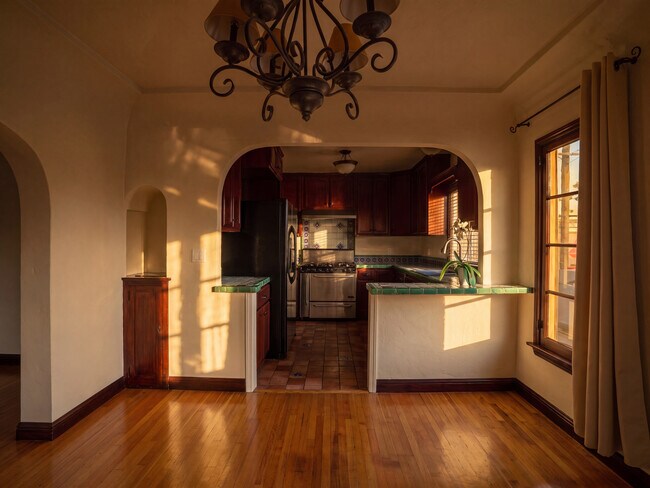 Foto del edificio - 185 Roycroft Ave