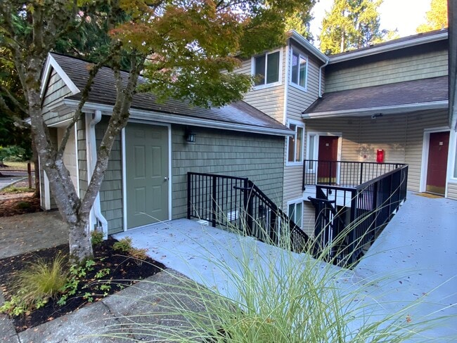 Building Photo - 5000 NW Village Park Dr
