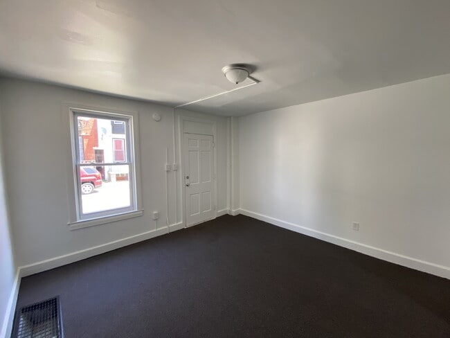 Foto del edificio - 530 S Duke St