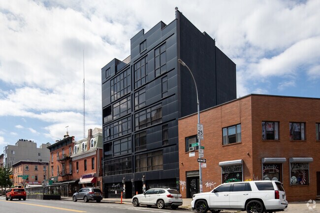 Foto del edificio - 365-367 Union Ave