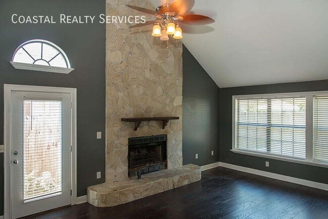 Building Photo - 1066 Windmill Dr