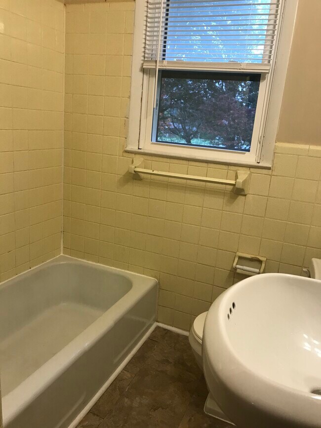 6051 Tobaccoville Rd Unit 1, Tobaccoville, NC 27050 6051