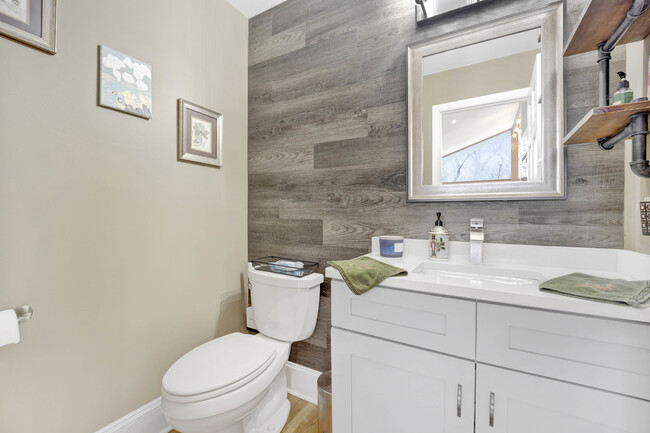 Foto del edificio - 3134 Scenicwood Ln
