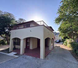 Building Photo - 410 Burleson St
