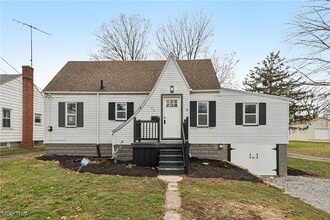 Building Photo - 133 N Pearl St