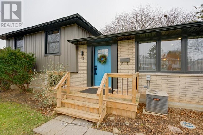 Building Photo - 13 Dunwich Dr