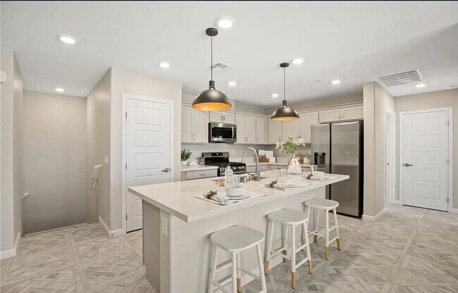 Foto del edificio - 2-Bedroom Brand New Furnished Townhome!