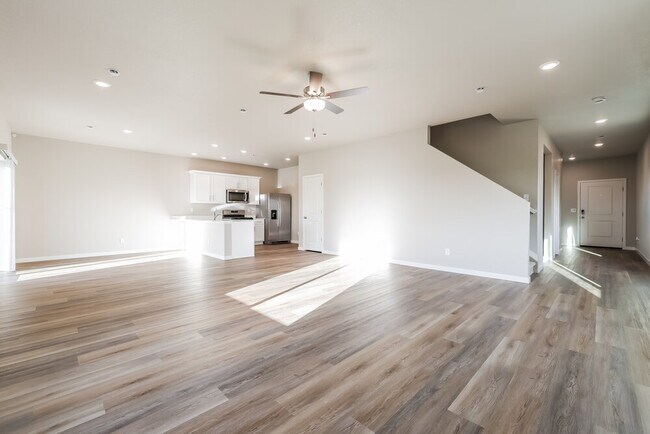 Foto del edificio - 7320 Crystal Ave