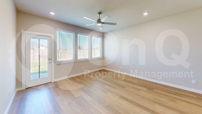 Building Photo - 714 Melody Hl Dr