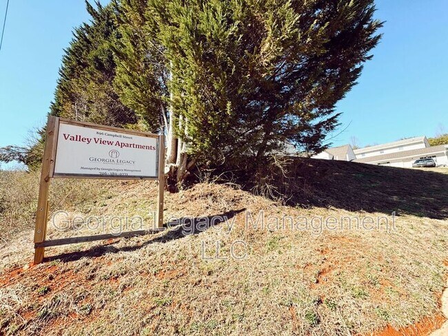 Foto del edificio - 896 Campbell St