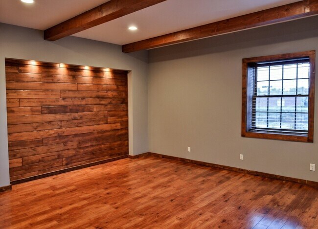 Foto del edificio - 106 N Denver Ave