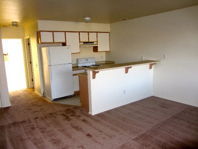 Kitchen - 2595 Yori Ave