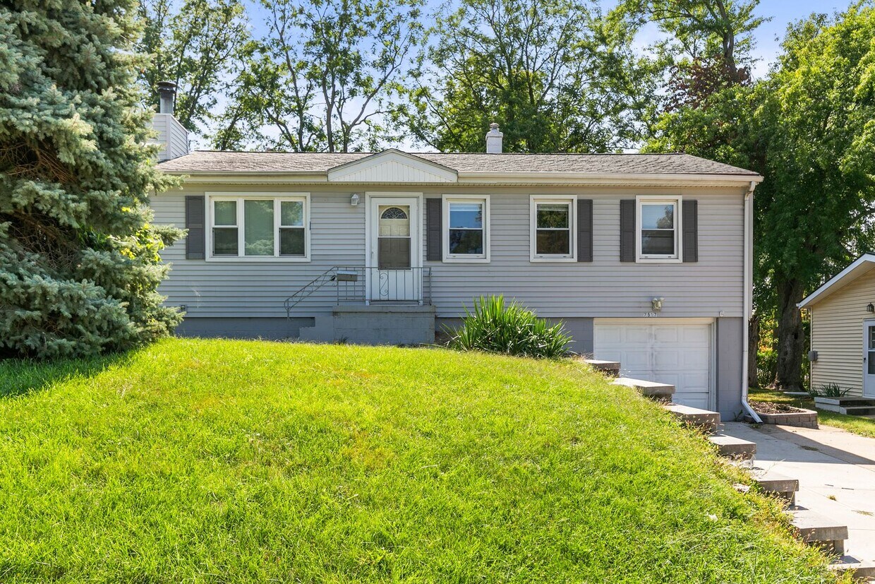 Photo - 7517 Spring St (Omaha, NE)