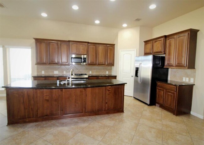 Building Photo - 6530 Arroyo Springs Ln