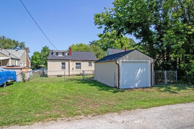 Building Photo - 1059 Lawrence Dr