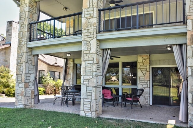 Building Photo - 701 Oakland Hills Ln