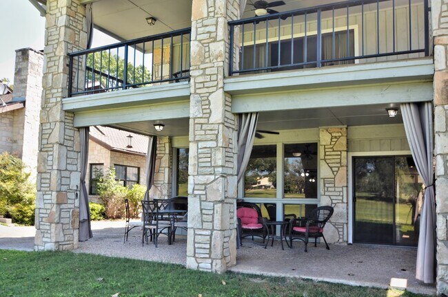 Foto del edificio - 701 Oakland Hills Ln