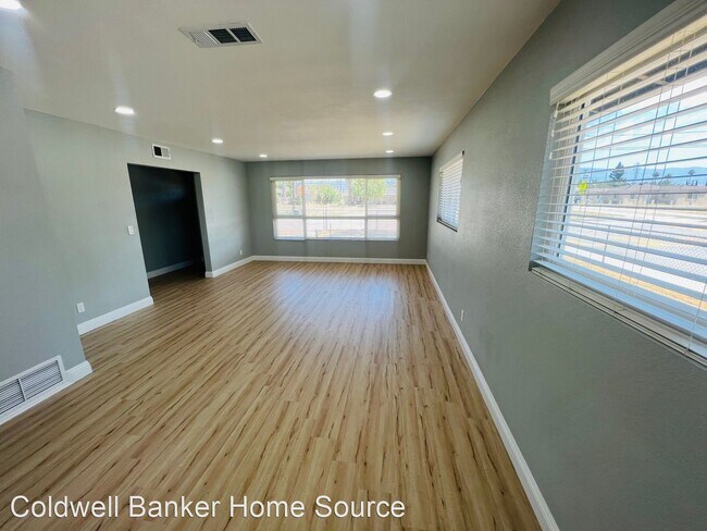 Foto del edificio - 3 br, 2 bath House - 782 W. Laurel St.