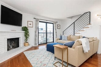 Building Photo - 2480 Penmar Ave