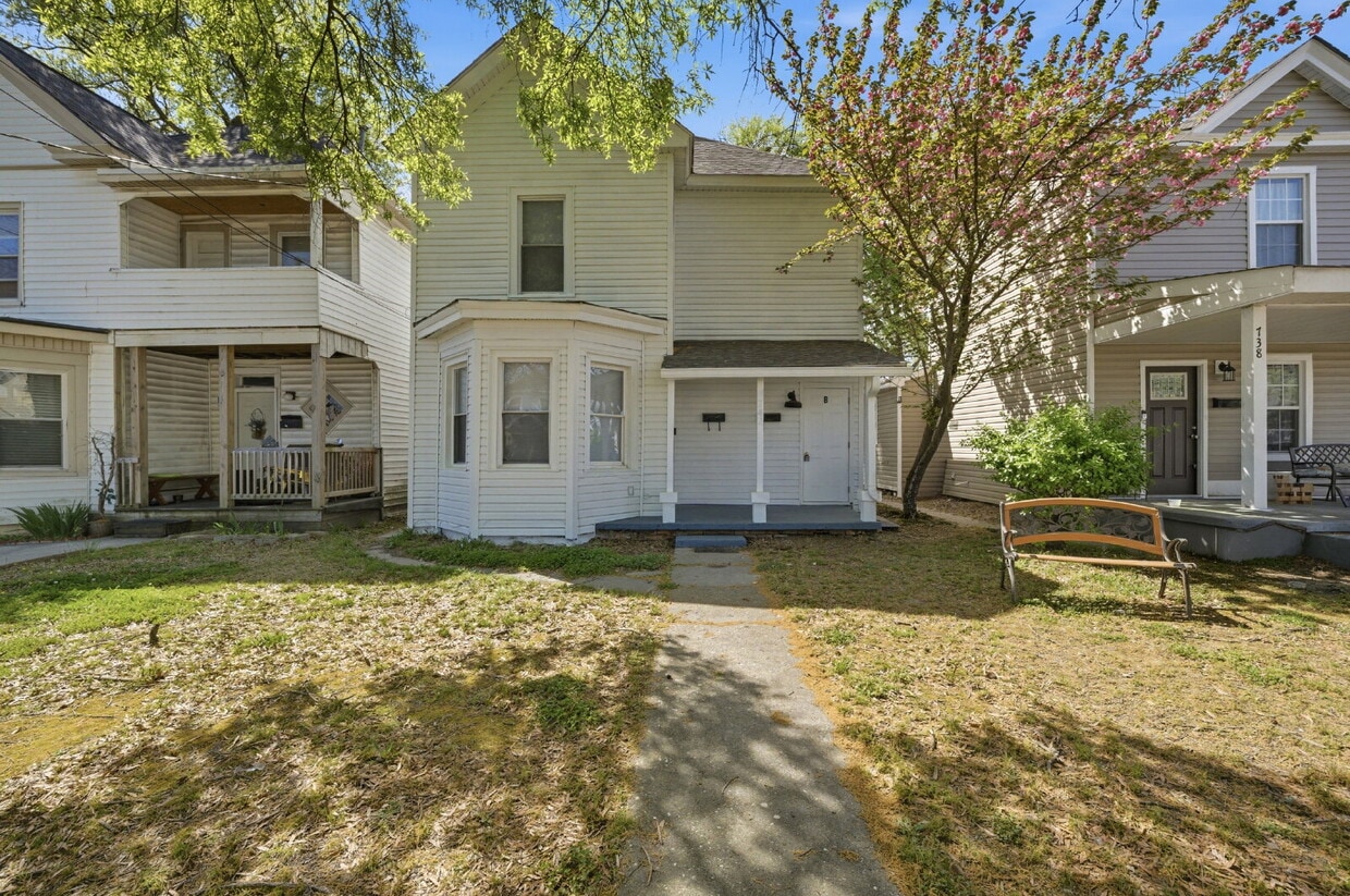 GORGEOUS REMODELED 1 BEDROOM APARTMENT IN HISTORIC PORT NORFOLK! - GORGEOUS REMODELED 1 BEDROOM APARTMENT IN HISTORIC PORT NORFOLK!