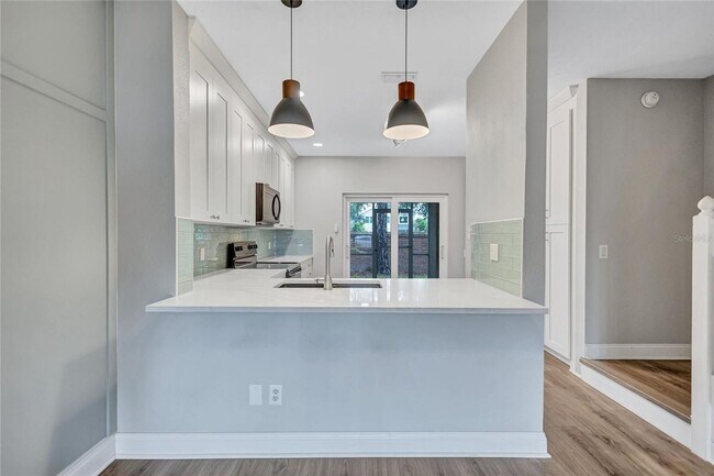 Building Photo - 12450 Berkeley Square Dr