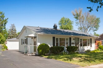 Building Photo - 114 McCabe Dr