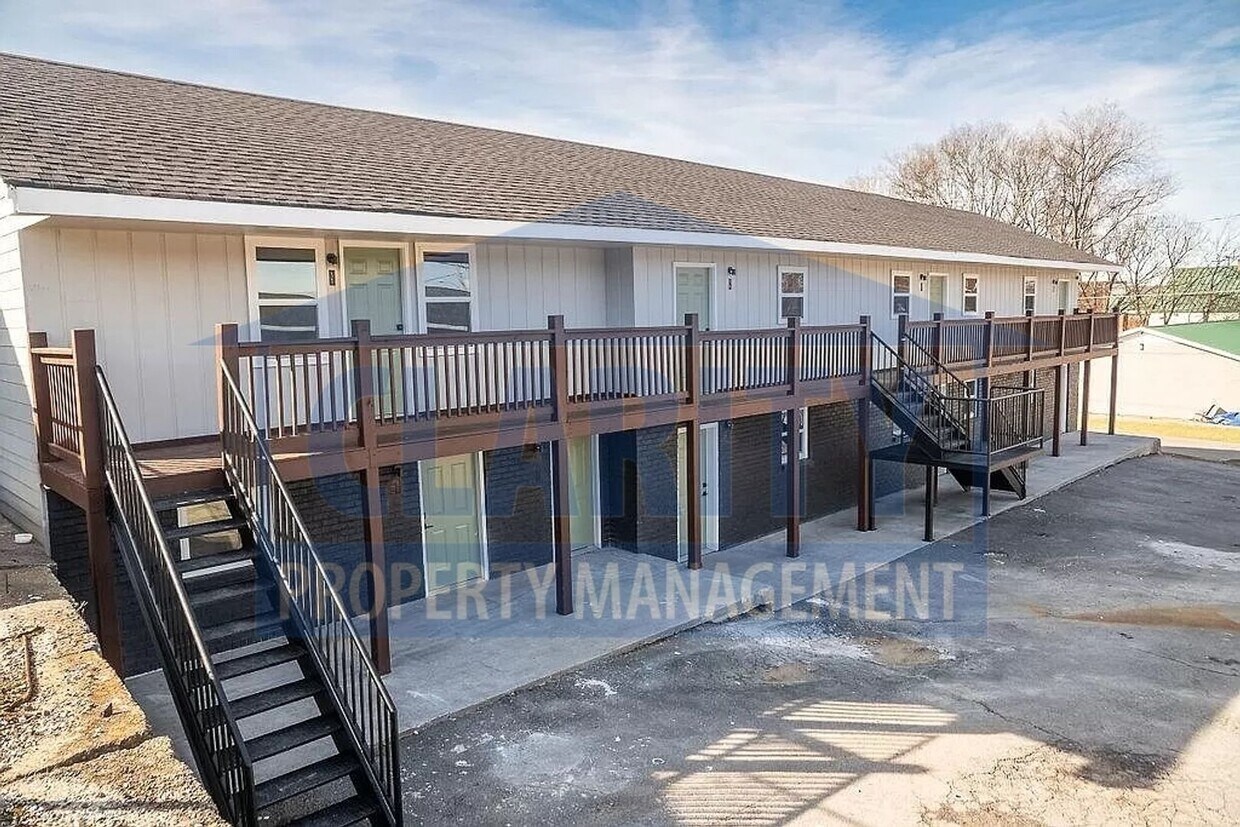 Foto principal - Completely remodeled one bedroom apartment!
