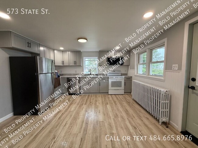 Building Photo - 573 State St