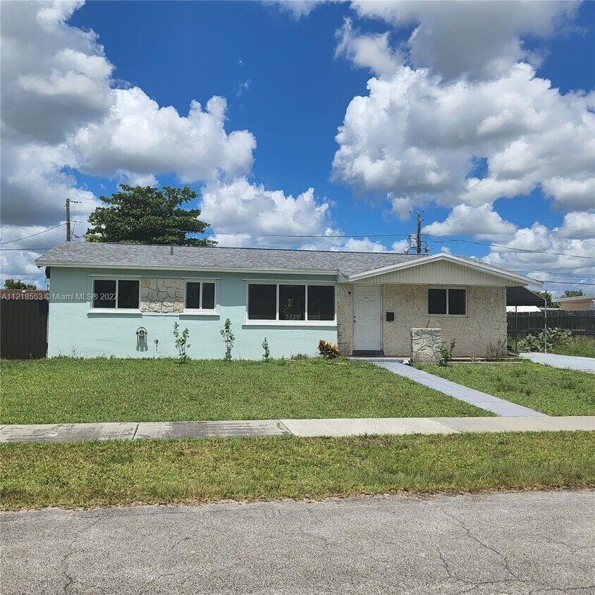 Primary Photo - 20210 SW 112th Ave