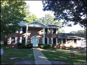 Building Photo - 5800 N Walnut Rd