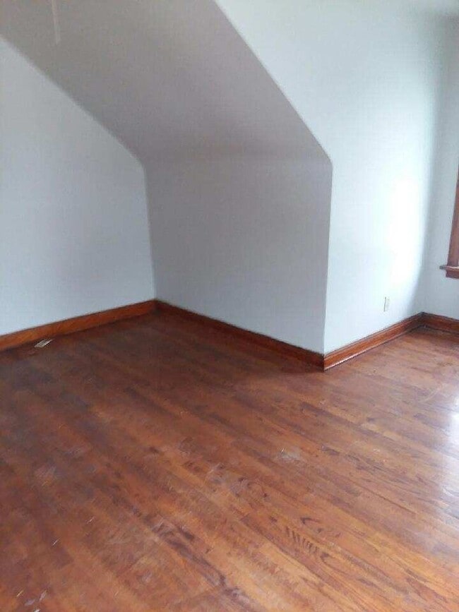 Building Photo - 2 bedroom home