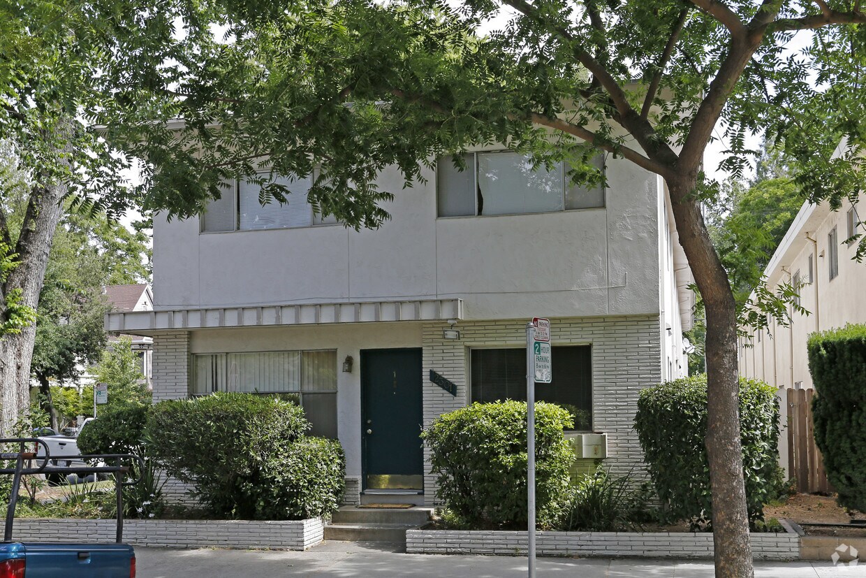 Building Photo - 2301 I St