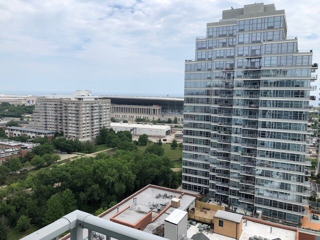 Foto del edificio - 1600 S Indiana Ave