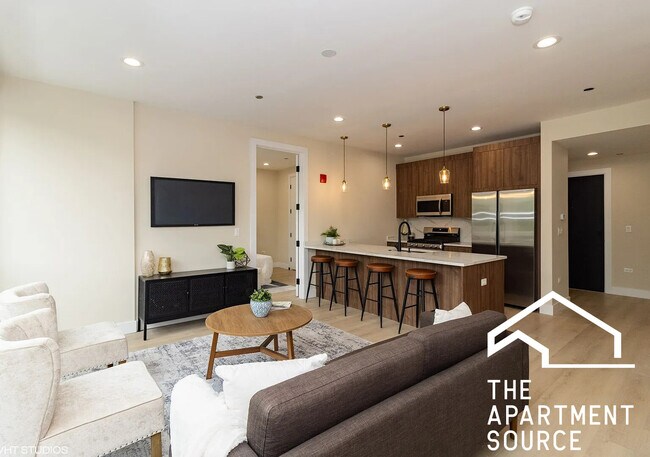 Foto del edificio - 3044 W Irving Park Rd