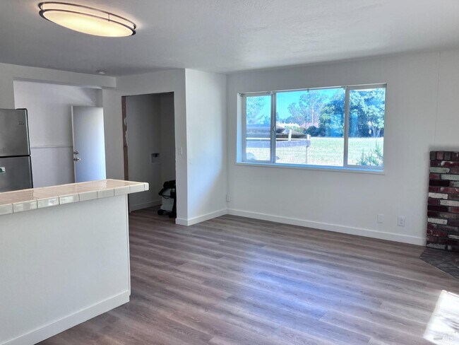 Building Photo - 13419 Healdsburg Ave