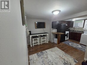 Building Photo - 44 Beechwood Ave